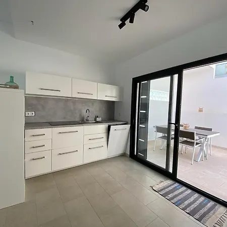 Y Mar Apartment *